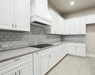 1316 Hudson Lane - Photo Thumbnail 9