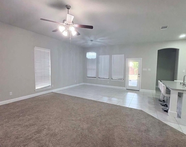 1316 Hudson Lane - Photo Thumbnail 22