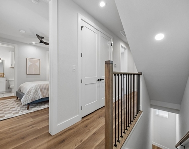 5633 Live Oak - Photo Thumbnail 9