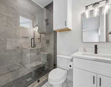 5633 Live Oak - Photo Thumbnail 12
