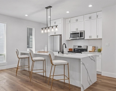 5633 Live Oak - Photo Thumbnail 7