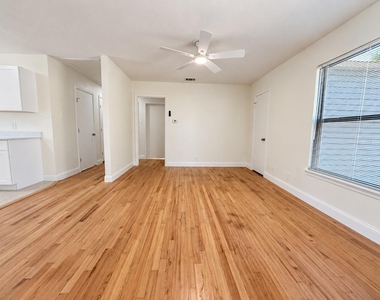 10642 Galena Street - Photo Thumbnail 5