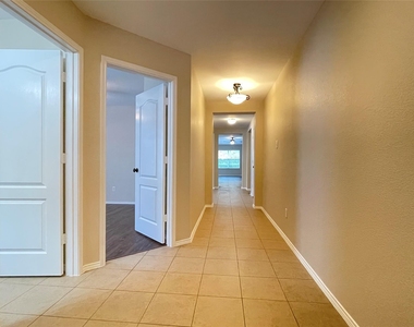 5921 Snow Creek Drive - Photo Thumbnail 7
