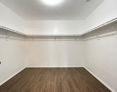 5921 Snow Creek Drive - Photo Thumbnail 17