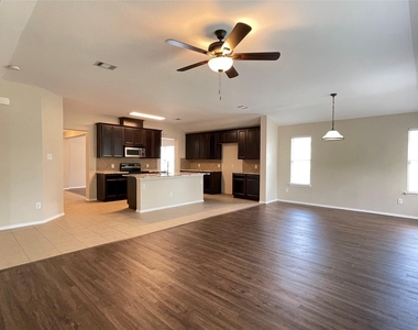 5921 Snow Creek Drive - Photo Thumbnail 6
