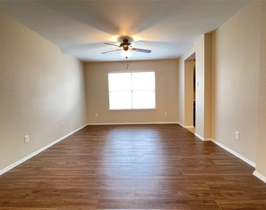 5921 Snow Creek Drive - Photo Thumbnail 11