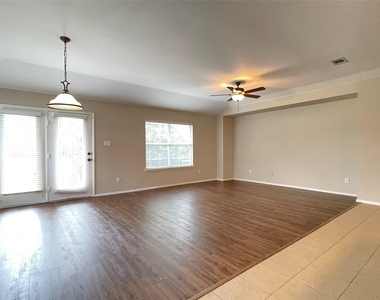5921 Snow Creek Drive - Photo Thumbnail 12