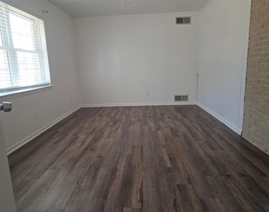 714 Timberlake Circle - Photo Thumbnail 20