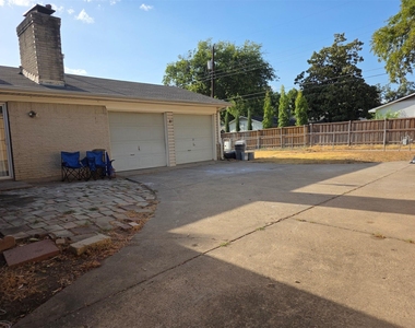 714 Timberlake Circle - Photo Thumbnail 17