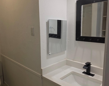 714 Timberlake Circle - Photo Thumbnail 13