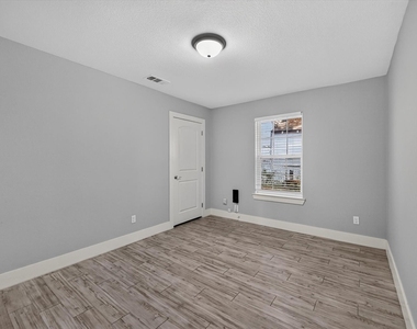 430 W Morgan Street - Photo Thumbnail 19