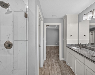 430 W Morgan Street - Photo Thumbnail 16