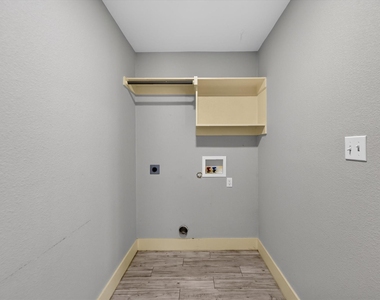 430 W Morgan Street - Photo Thumbnail 22