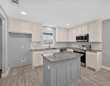 430 W Morgan Street - Photo Thumbnail 6