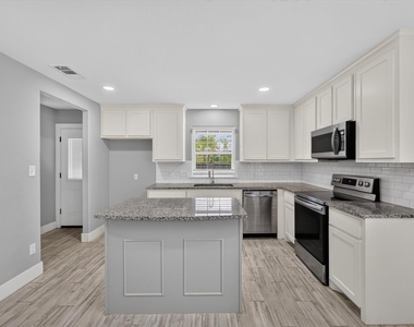 430 W Morgan Street - Photo Thumbnail 3