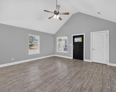 430 W Morgan Street - Photo Thumbnail 11