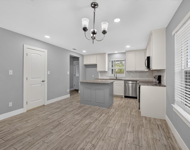 430 W Morgan Street - Photo Thumbnail 7