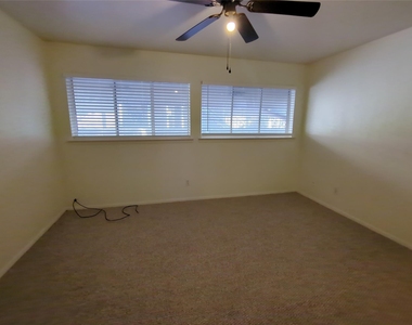5730 Martel Avenue - Photo Thumbnail 12