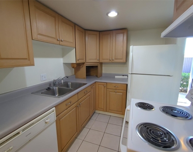 5730 Martel Avenue - Photo Thumbnail 7
