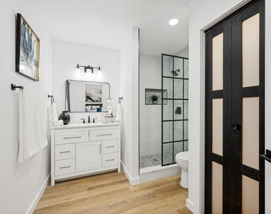 8100 Bobwhite Drive - Photo Thumbnail 12