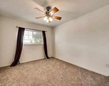 313 Londonderry Lane - Photo Thumbnail 19