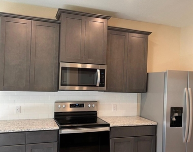 2252 Cashmere Way - Photo Thumbnail 9