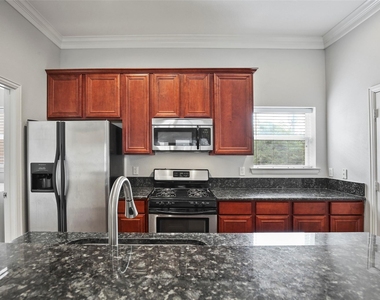 3119 Cedarplaza Lane - Photo Thumbnail 11