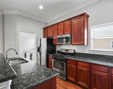 3119 Cedarplaza Lane - Photo Thumbnail 10