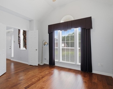 1509 Blair Drive - Photo Thumbnail 14