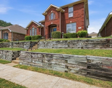 1509 Blair Drive - Photo Thumbnail 2
