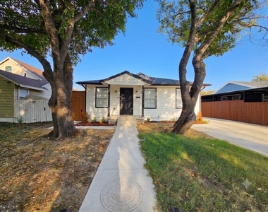 914 17th Street - Photo Thumbnail 1