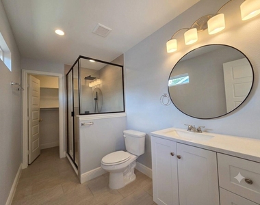 914 17th Street - Photo Thumbnail 11