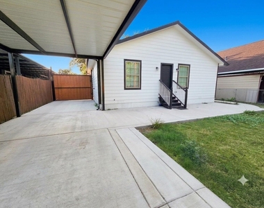 914 17th Street - Photo Thumbnail 19