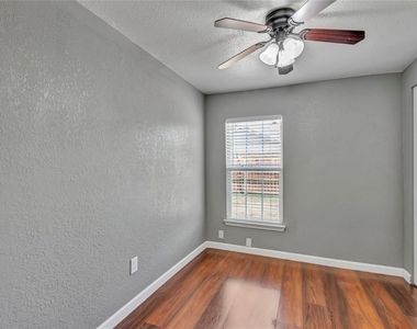4401 Ray White Road - Photo Thumbnail 18