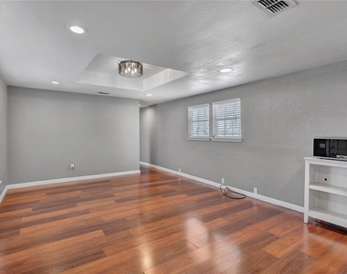 4401 Ray White Road - Photo Thumbnail 4