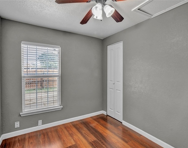 4401 Ray White Road - Photo Thumbnail 20