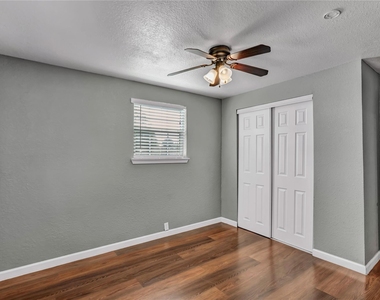 4401 Ray White Road - Photo Thumbnail 14