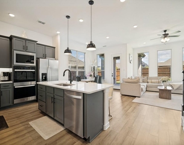 733 Grand Dale Drive - Photo Thumbnail 10