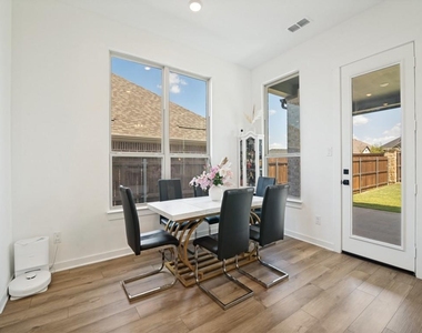 733 Grand Dale Drive - Photo Thumbnail 12
