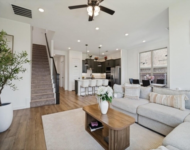 733 Grand Dale Drive - Photo Thumbnail 7