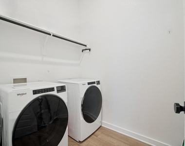 733 Grand Dale Drive - Photo Thumbnail 22