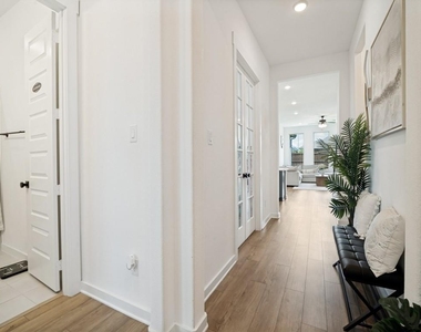 733 Grand Dale Drive - Photo Thumbnail 2