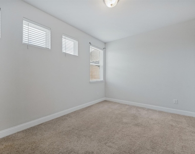 15862 Shasta Daisy Road - Photo Thumbnail 12