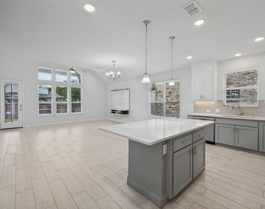 15862 Shasta Daisy Road - Photo Thumbnail 3