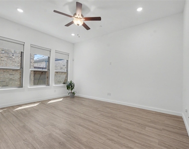 4533 English Maple Drive - Photo Thumbnail 15