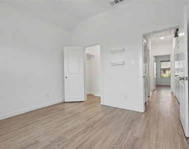 4533 English Maple Drive - Photo Thumbnail 19