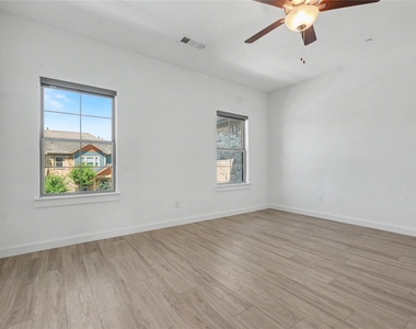 4533 English Maple Drive - Photo Thumbnail 13