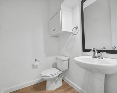 4533 English Maple Drive - Photo Thumbnail 23