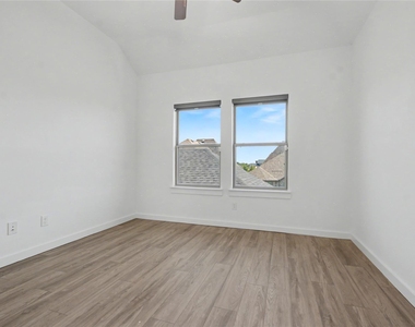 4533 English Maple Drive - Photo Thumbnail 18