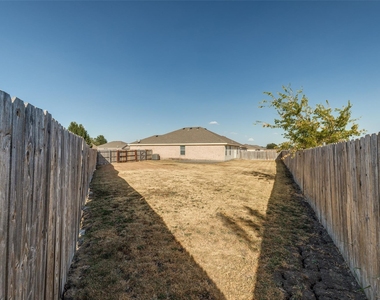 409 Bonnie Court - Photo Thumbnail 19